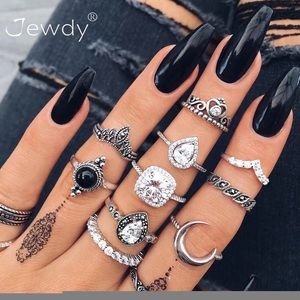 Classy sparkly rings set